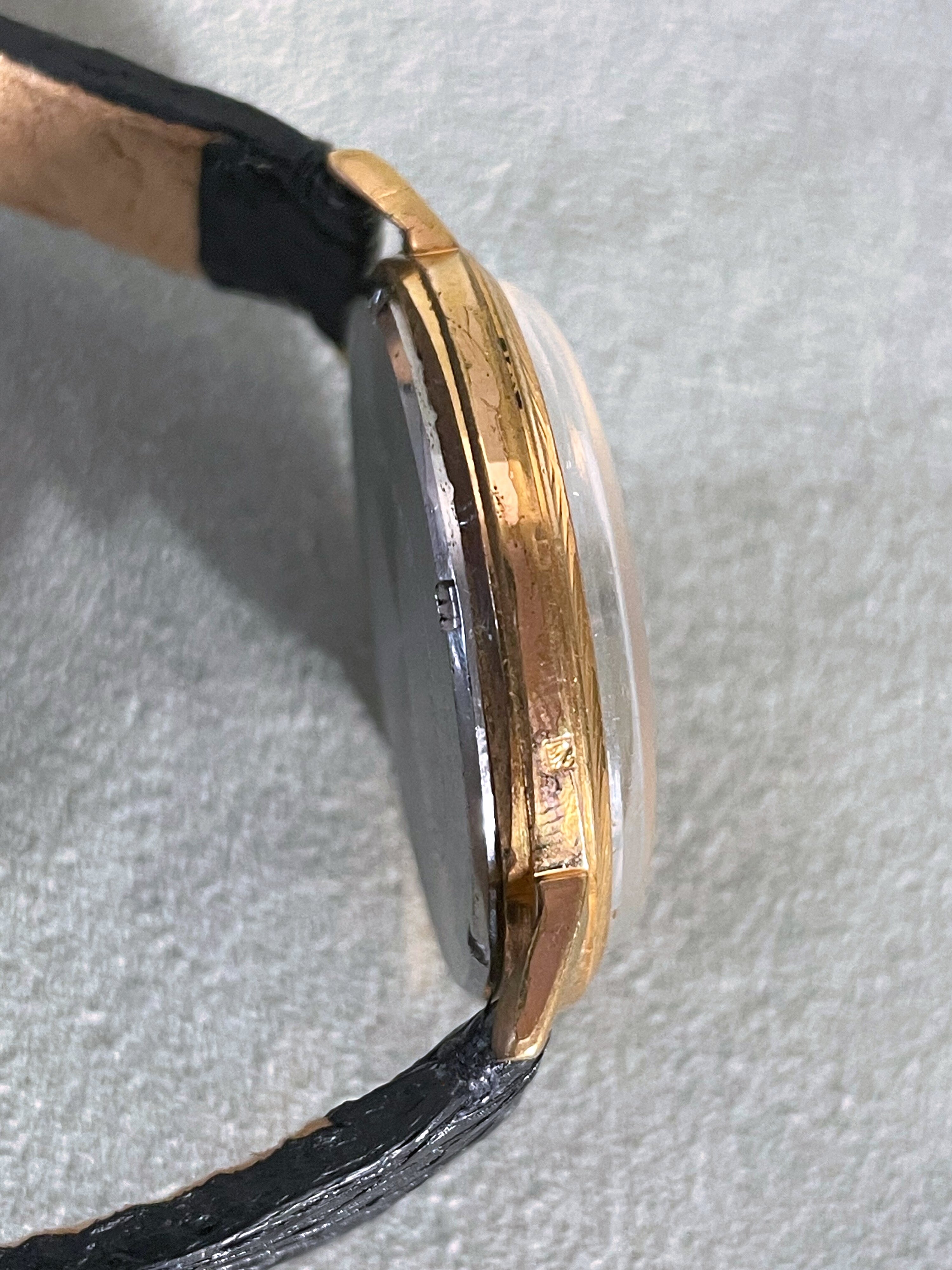 1950 Orgus dorée chiffres romains