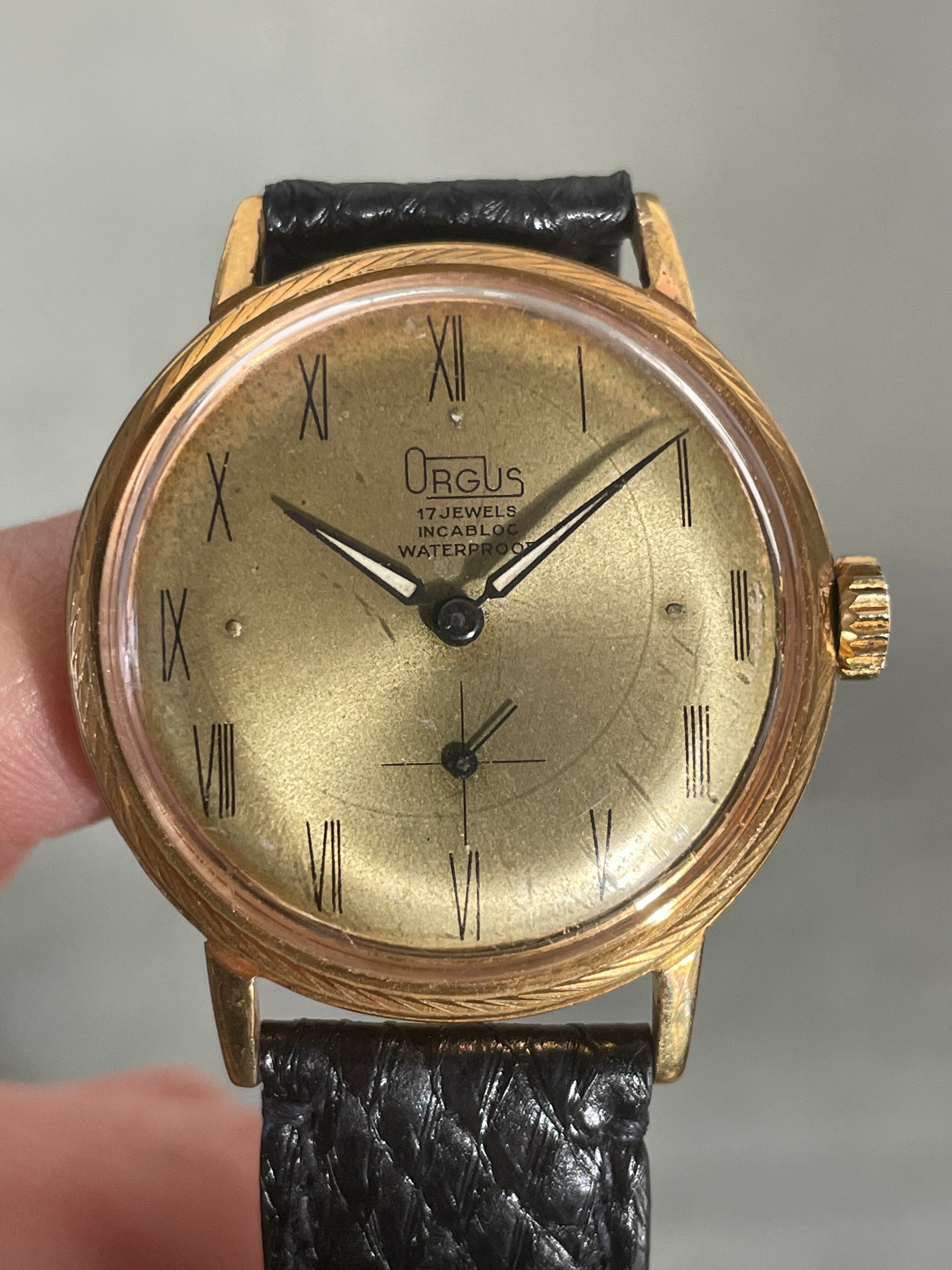 1950 Orgus dorée chiffres romains